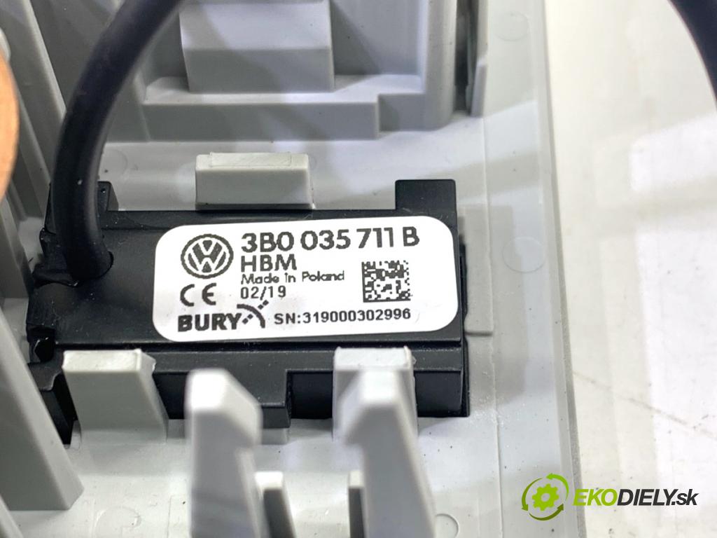 SKODA FABIA III liftback 2019 44 kW 1.0 999 světlo stropní 3B0947105C