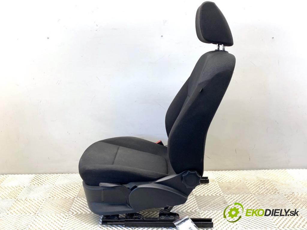 SKODA FABIA III liftback 2019 44 kW 1.0 999 sedadlo levý přední část