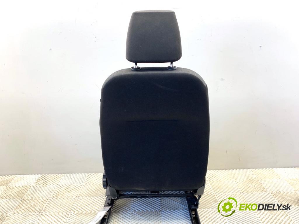 SKODA FABIA III liftback 2019 44 kW 1.0 999 sedadlo levý přední část