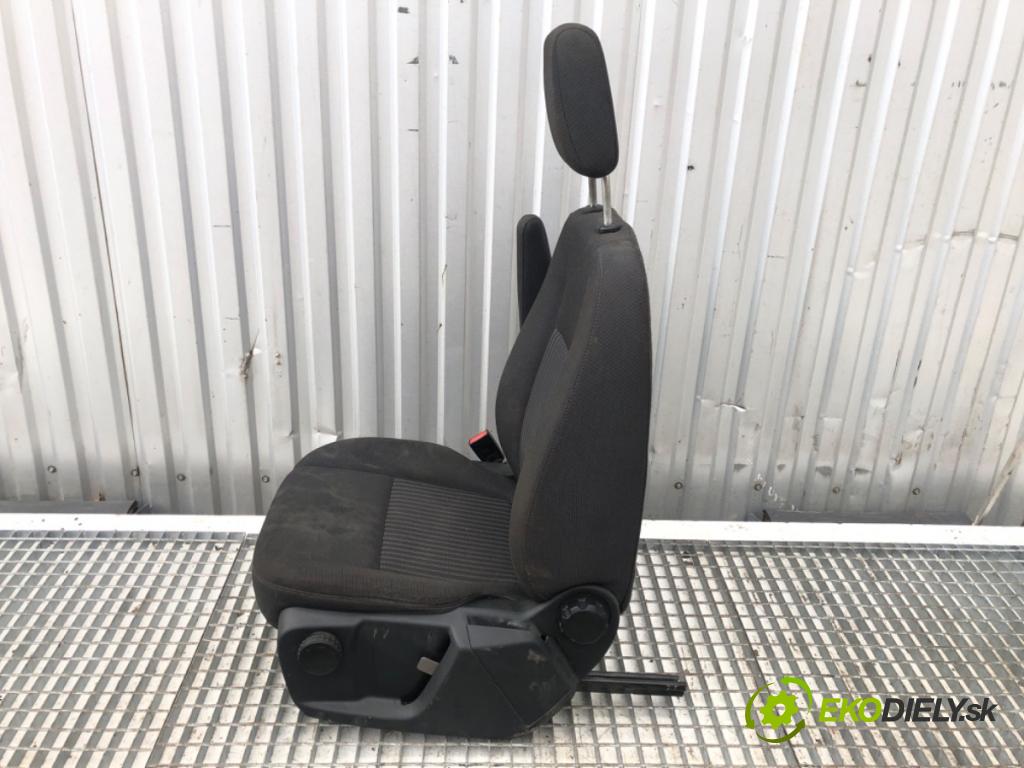 FORD TRANSIT VI Autobus 2019 77 kW 2.0 EcoBlue 1995 Sedadlo ľavy predný