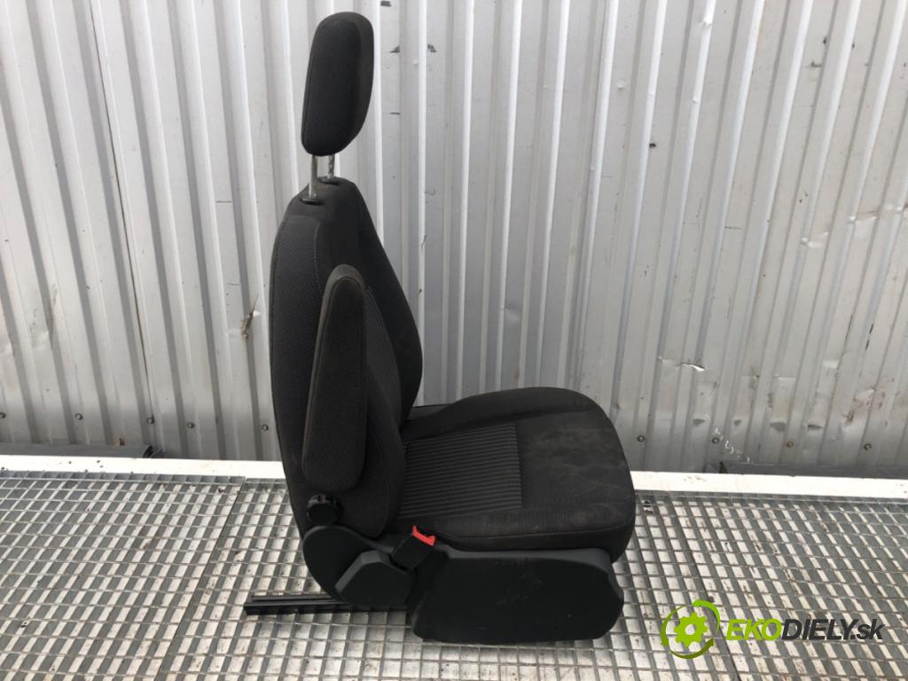 FORD TRANSIT VI Autobus 2019 77 kW 2.0 EcoBlue 1995 Sedadlo ľavy predný