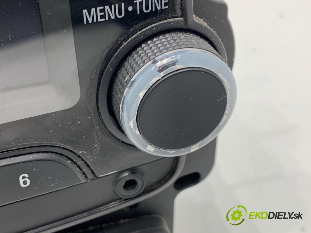 OPEL CORSA E liftback 2016 66 kW 1.4 LPG (08, 68) 1398 RADIO 39012676 (Audio zařízení)