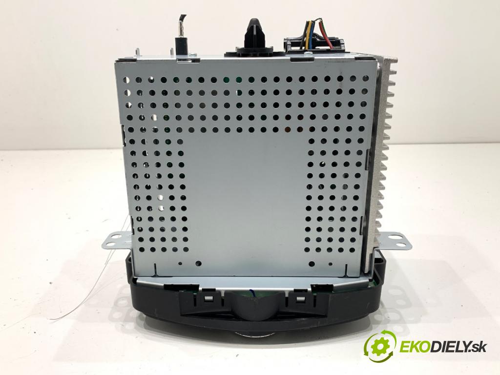 OPEL CORSA E liftback 2016 66 kW 1.4 LPG (08, 68) 1398 RADIO 39012676 (Audio zařízení)