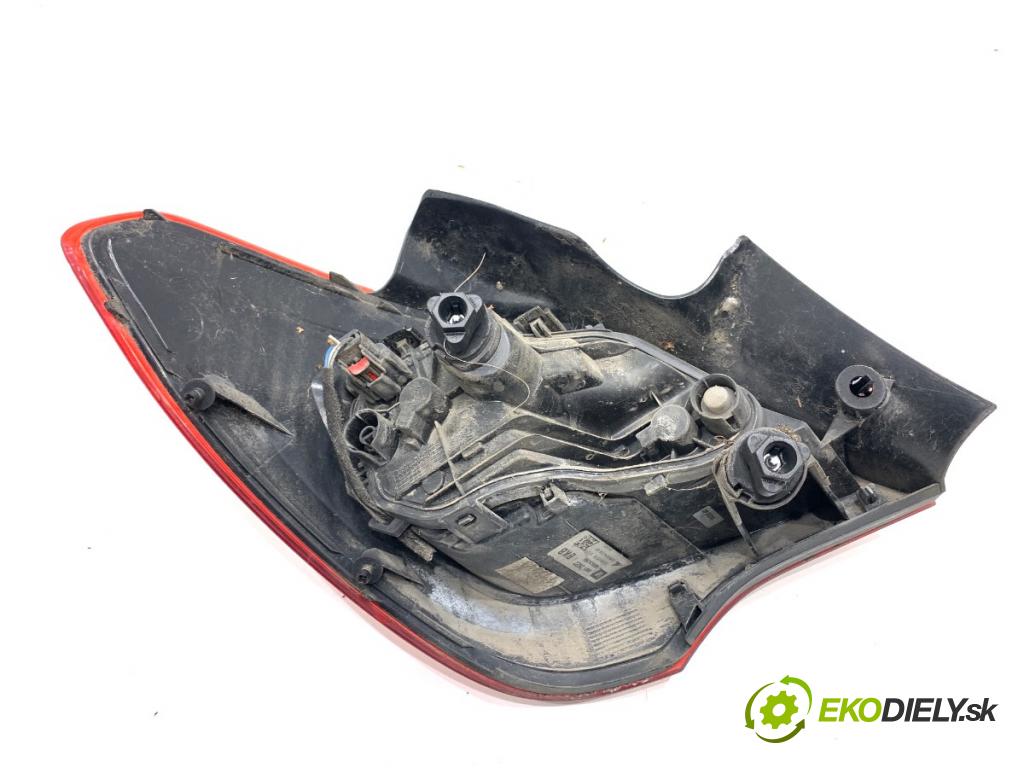 OPEL CORSA E liftback 2016 66 kW 1.4 LPG (08, 68) 1398 světlo pravý zadní část 39012622
