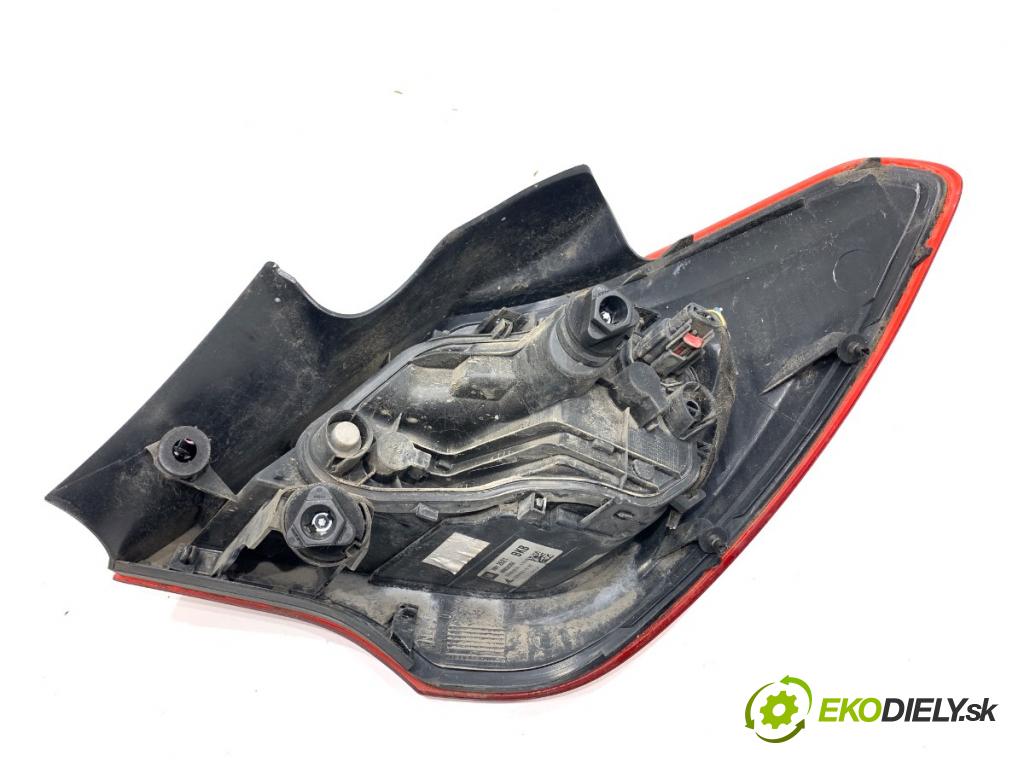 OPEL CORSA E liftback 2016 66 kW 1.4 LPG (08, 68) 1398 světlo levý zadní část 39012621