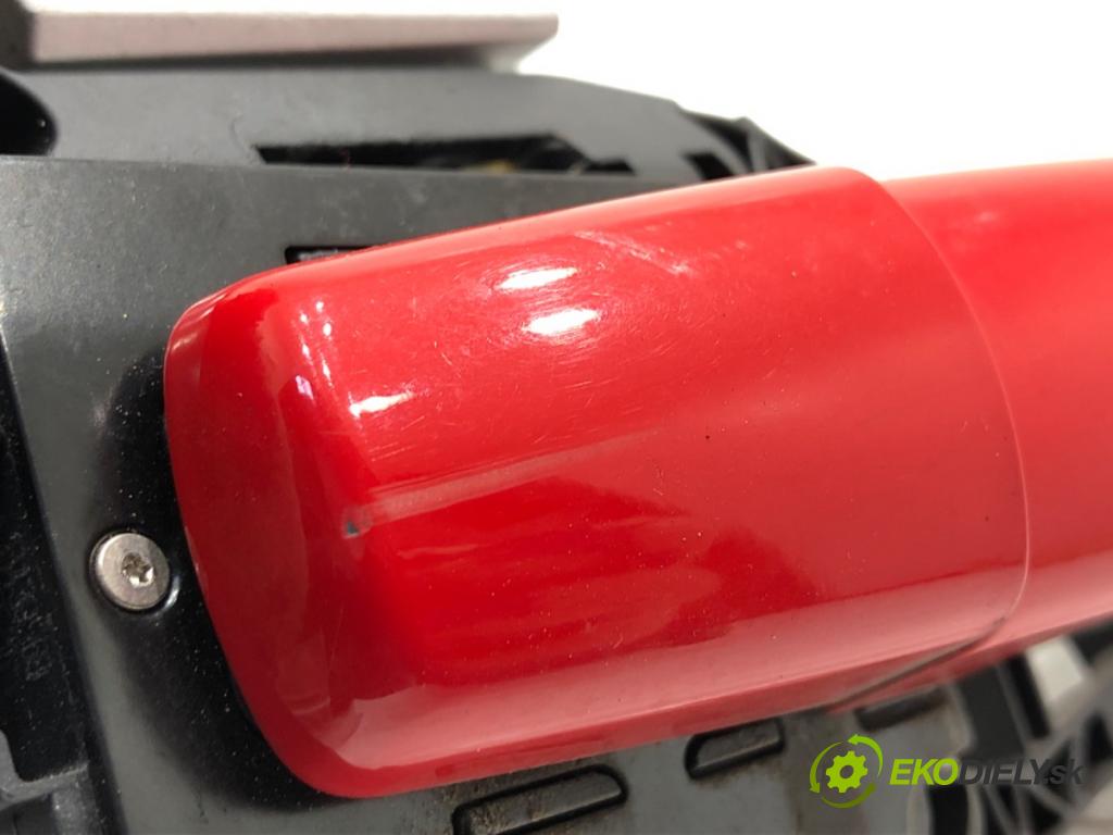 OPEL CORSA E liftback 2016 66 kW 1.4 LPG (08, 68) 1398 klika vnejší pravý přední část Z547