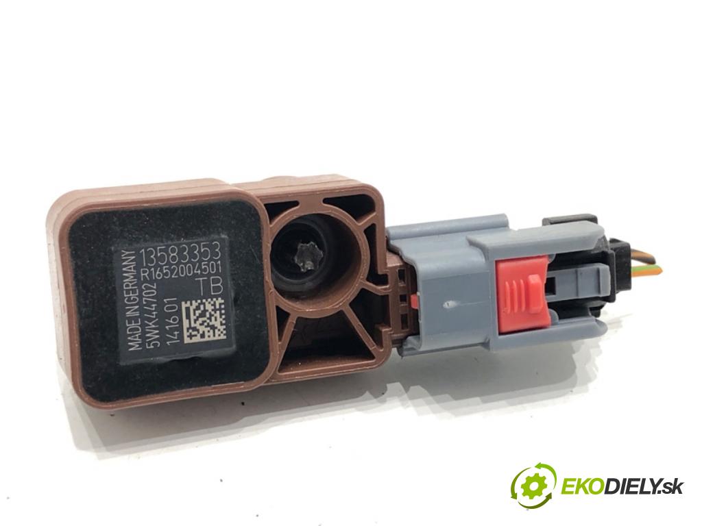 OPEL CORSA E liftback 2016 66 kW 1.4 LPG (08, 68) 1398 Snímač nárazu 13583353 (Snímač nárazu)