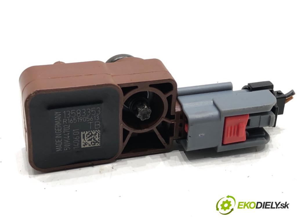 OPEL CORSA E liftback 2016 66 kW 1.4 LPG (08, 68) 1398 Snímač nárazu 13583353 (Snímač nárazu)