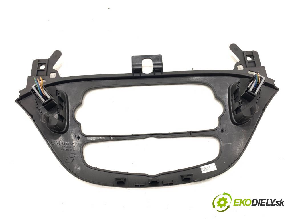 OPEL CORSA E liftback 2016 66 kW 1.4 LPG (08, 68) 1398 rámeček radia 13391249