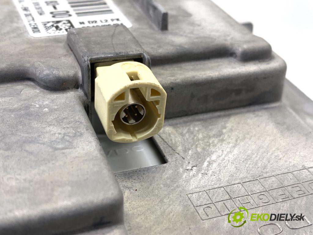 PEUGEOT 2008 I SUV 2018 81 kW 1.2 THP 110 / PureTech 110 1199 Dislpej 9825029180 (Prístrojová doska)