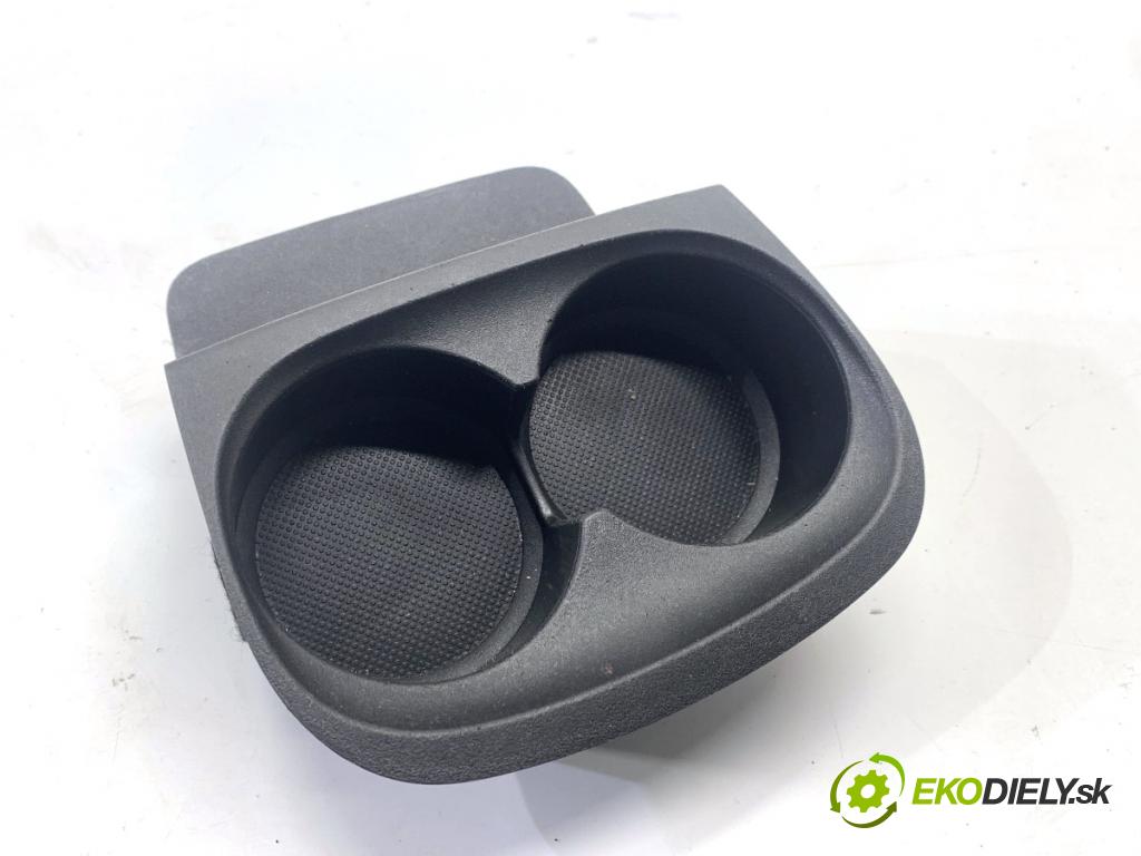 PEUGEOT 2008 I SUV 2018 81 kW 1.2 THP 110 / PureTech 110 1199 držák na nápoje 9675887377 (Držák nápojů)