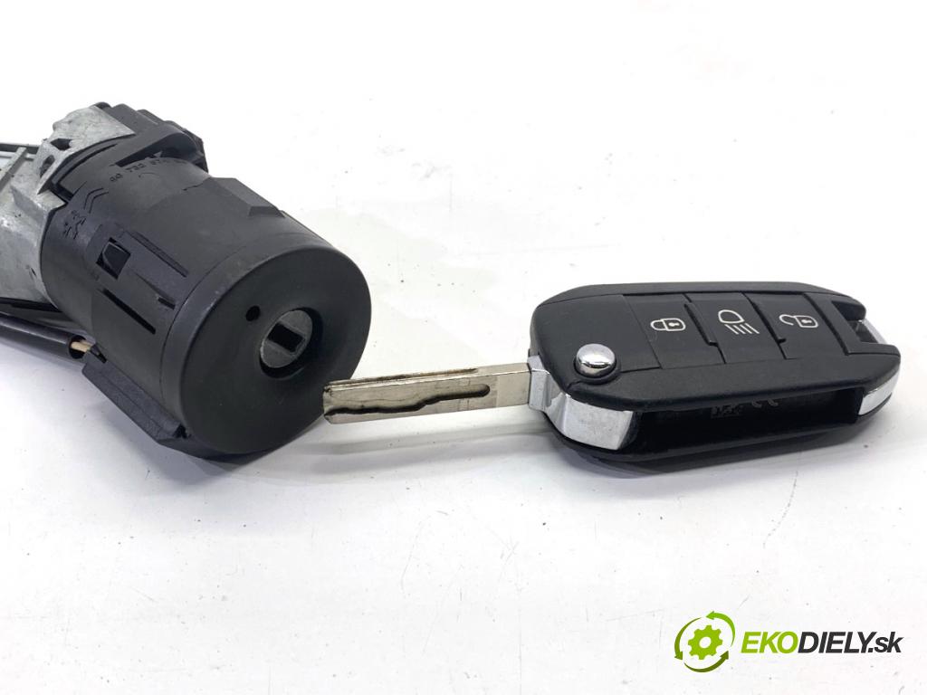 PEUGEOT 2008 I SUV 2018 81 kW 1.2 THP 110 / PureTech 110 1199 spinačka 9673257480 (Spínacia skrinka)