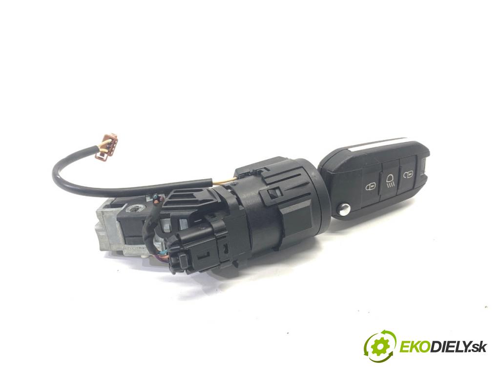 PEUGEOT 2008 I SUV 2018 81 kW 1.2 THP 110 / PureTech 110 1199 spinačka 9673257480 (Spínacia skrinka)