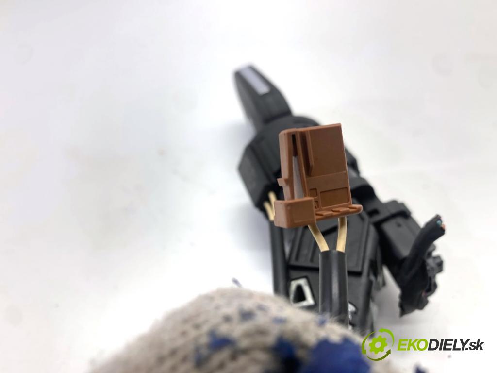 PEUGEOT 2008 I SUV 2018 81 kW 1.2 THP 110 / PureTech 110 1199 spinačka 9673257480 (Spínacia skrinka)