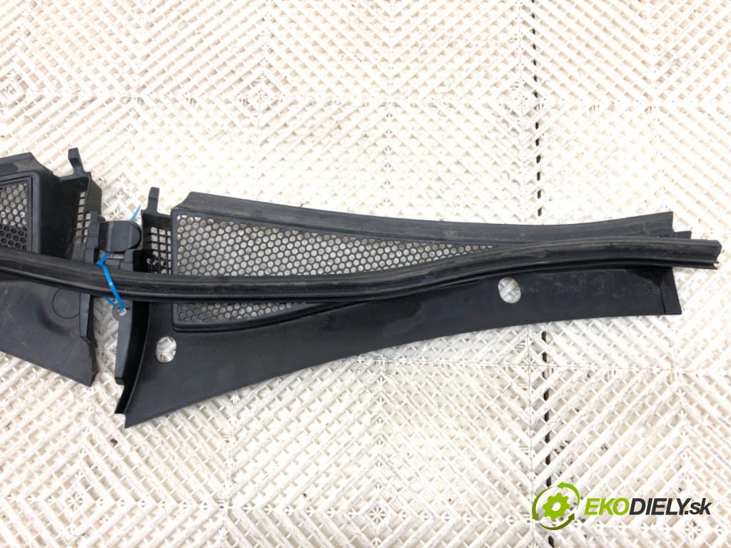 PEUGEOT 2008 I SUV 2018 81 kW 1.2 THP 110 / PureTech 110 1199 Torpédo, plast pod čelné okno 9673302777 9673303577 (Torpédo (plast pod čelným sklom))