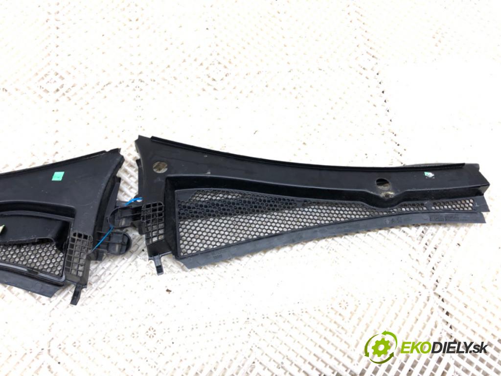 PEUGEOT 2008 I SUV 2018 81 kW 1.2 THP 110 / PureTech 110 1199 Torpédo, plast pod čelné okno 9673302777 9673303577 (Torpédo (plast pod čelným sklom))