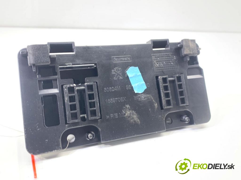 PEUGEOT 2008 I SUV 2018 81 kW 1.2 THP 110 / PureTech 110 1199 Modul telefónu 9828266180 9810624380 (Riadiaca jednotka ostatné)