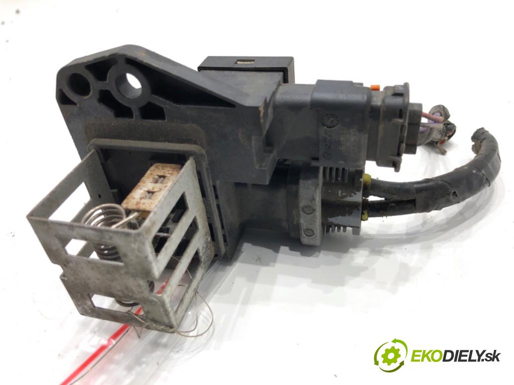 PEUGEOT 2008 I SUV 2018 81 kW 1.2 THP 110 / PureTech 110 1199 modul ventilátoru 9827870080