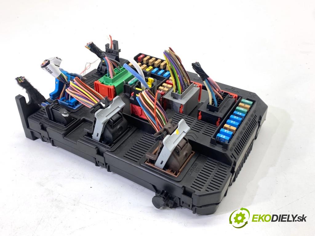 PEUGEOT 2008 I SUV 2018 81 kW 1.2 THP 110 / PureTech 110 1199 Modul BSI 9819850080 (Poistková skrinka)