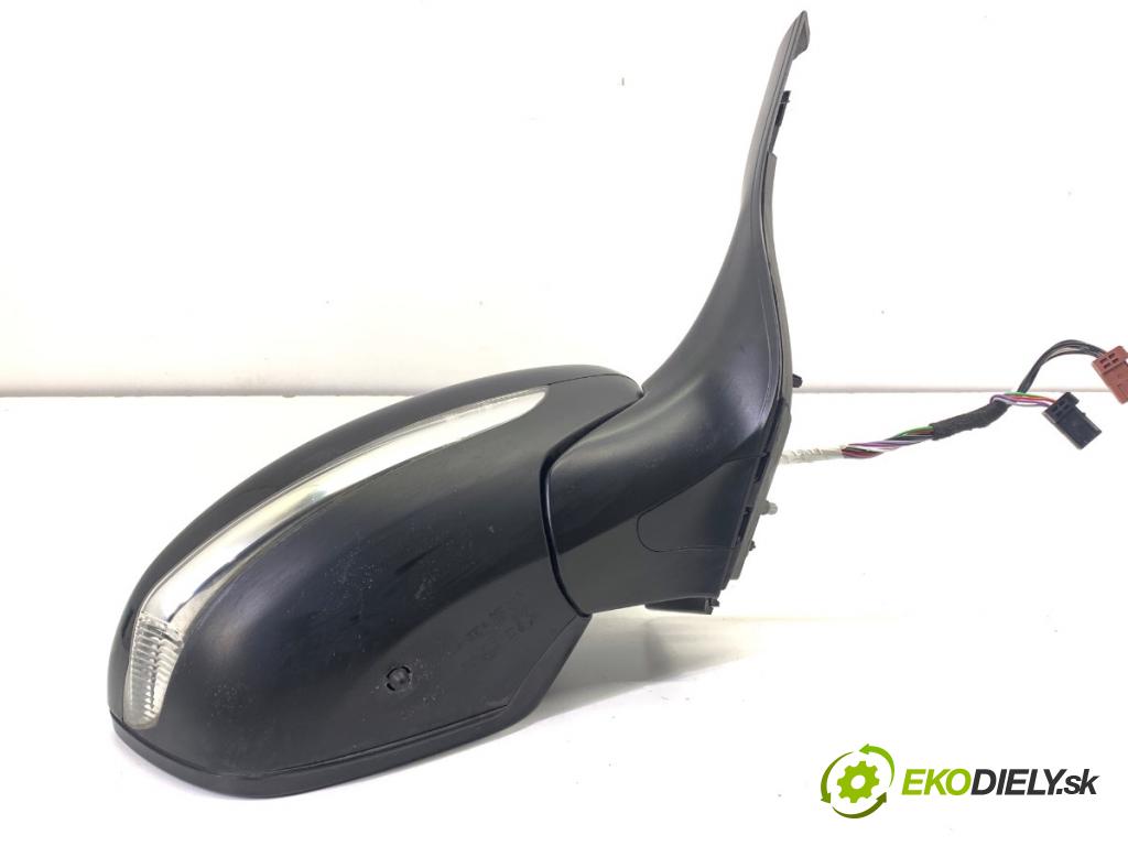PEUGEOT 2008 I SUV 2018 81 kW 1.2 THP 110 / PureTech 110 1199 zpětné zrcátko pravý