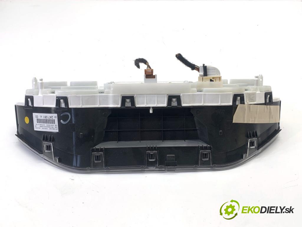 PEUGEOT 2008 I SUV 2018 81 kW 1.2 THP 110 / PureTech 110 1199 Prístrojovka 9824708180 (Prístrojová doska)