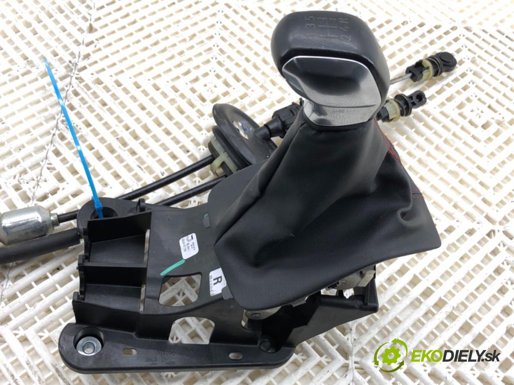 PEUGEOT 2008 I SUV 2018 81 kW 1.2 THP 110 / PureTech 110 1199 Kulisa 9808161780 (Rýchlostná páka (kulisa))