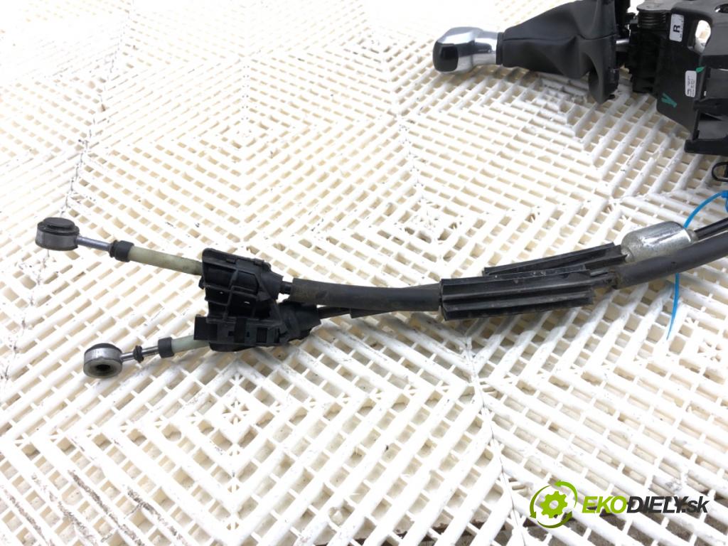 PEUGEOT 2008 I SUV 2018 81 kW 1.2 THP 110 / PureTech 110 1199 Kulisa 9808161780 (Rýchlostná páka (kulisa))