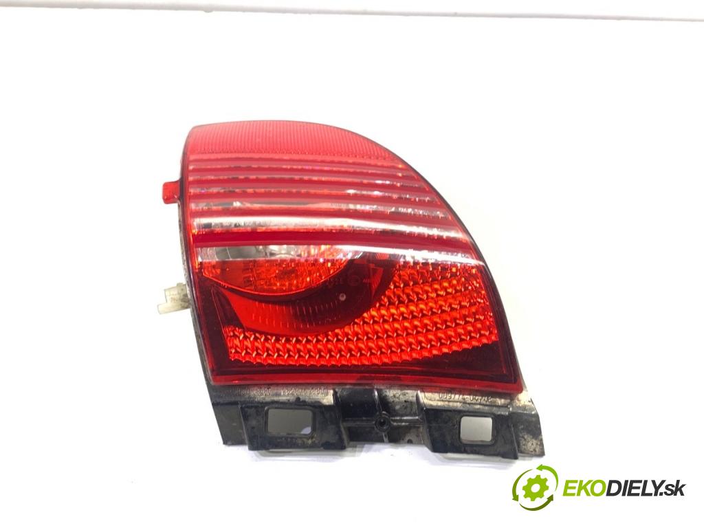 PEUGEOT 2008 I SUV 2018 81 kW 1.2 THP 110 / PureTech 110 1199 světlo nárazníka pravý zadní část 