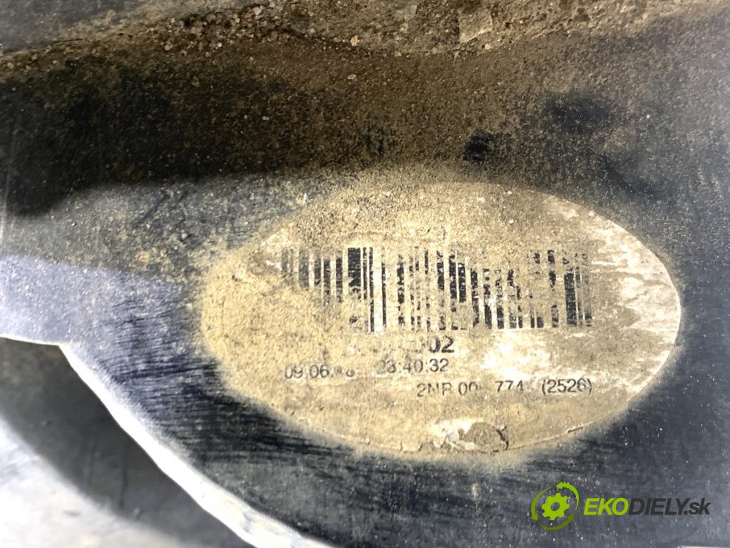 PEUGEOT 2008 I SUV 2018 81 kW 1.2 THP 110 / PureTech 110 1199 světlo nárazníka pravý zadní část