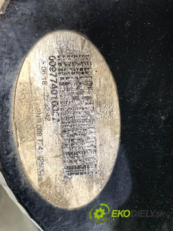 PEUGEOT 2008 I SUV 2018 81 kW 1.2 THP 110 / PureTech 110 1199 světlo nárazníka levý zadní část