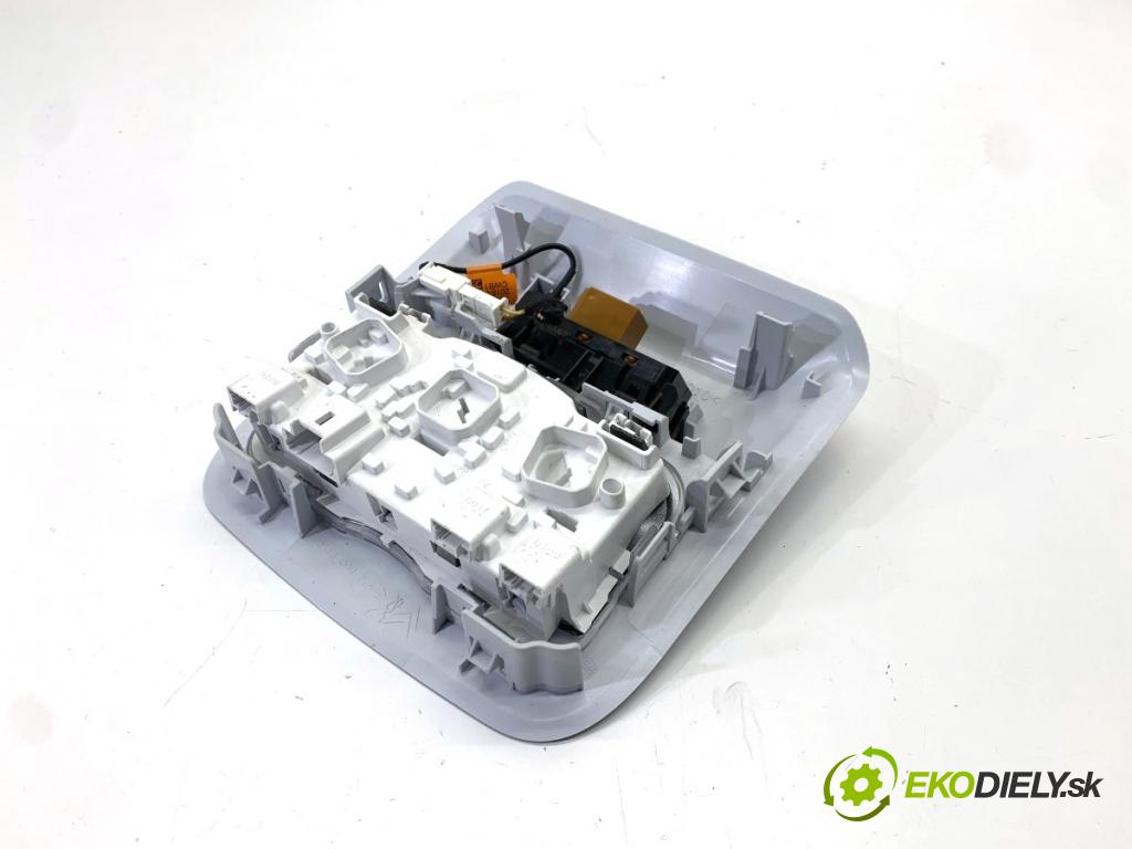 PEUGEOT 2008 I SUV 2018 81 kW 1.2 THP 110 / PureTech 110 1199 světlo stropní