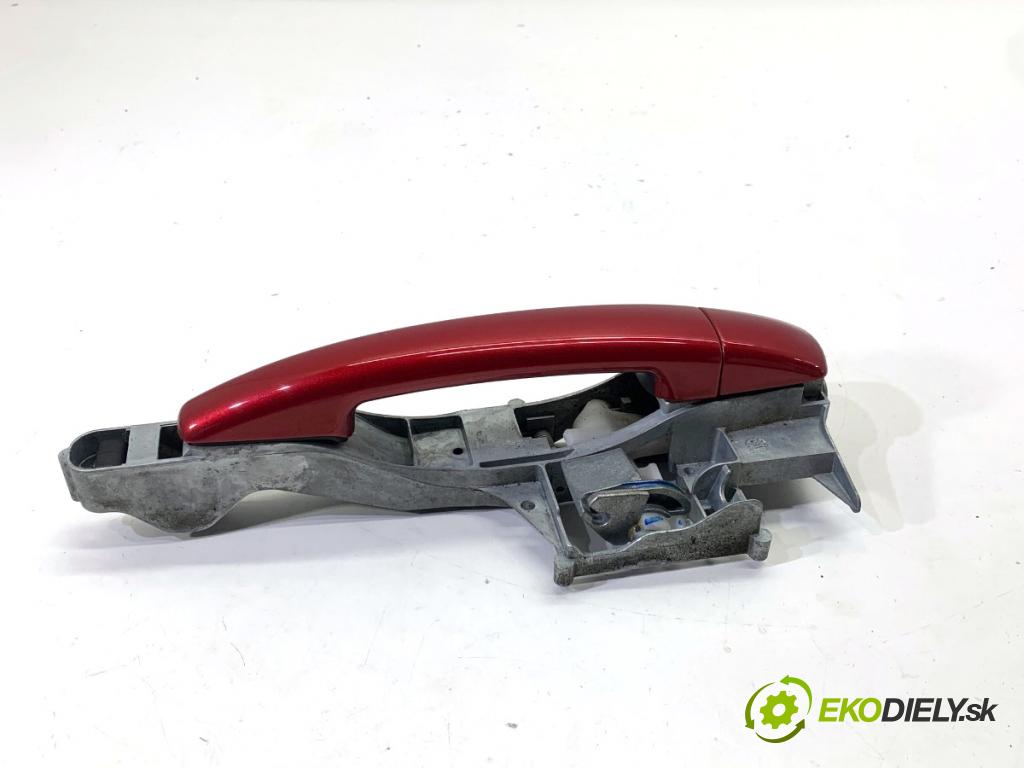 PEUGEOT 2008 I SUV 2018 81 kW 1.2 THP 110 / PureTech 110 1199 klika vnejší pravý přední část 