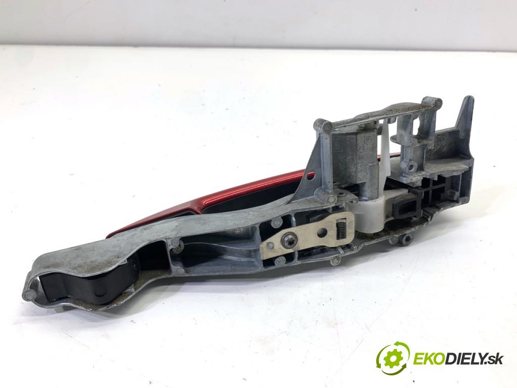 PEUGEOT 2008 I SUV 2018 81 kW 1.2 THP 110 / PureTech 110 1199 klika vnejší pravý přední část