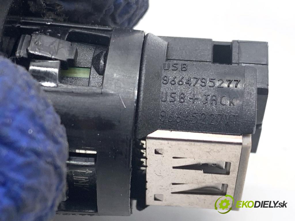 PEUGEOT 2008 I SUV 2018 81 kW 1.2 THP 110 / PureTech 110 1199 HNÍZDO: USB 9664795277