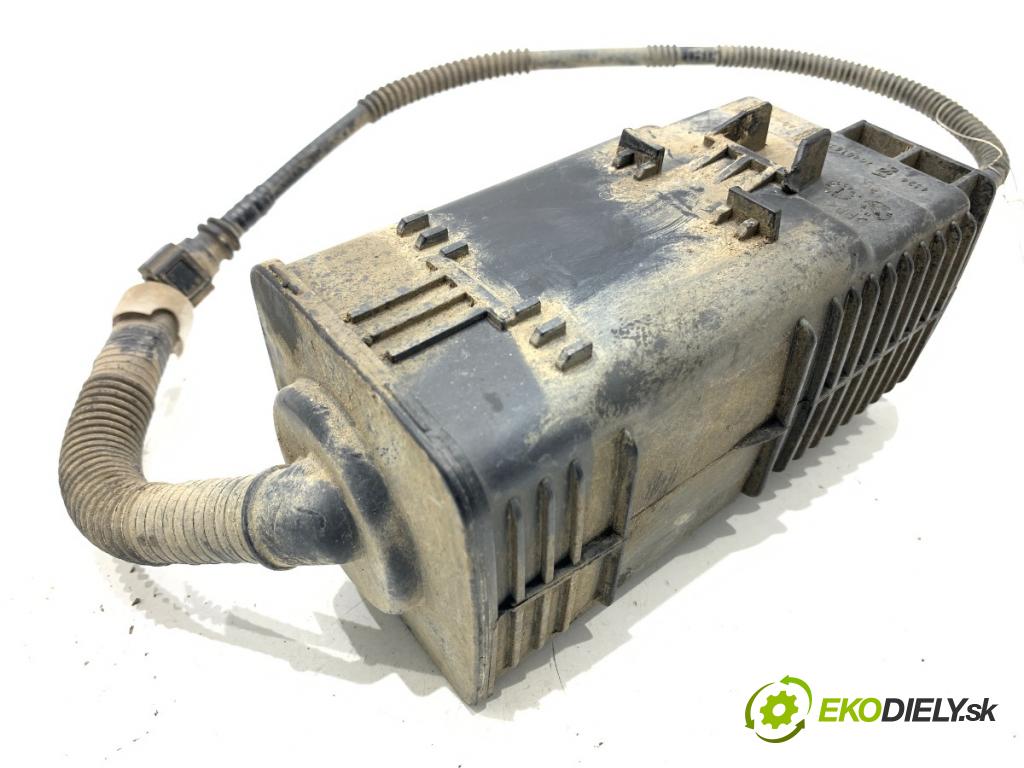 PEUGEOT 2008 I SUV 2018 81 kW 1.2 THP 110 / PureTech 110 1199 filtr pylový 7640163AA