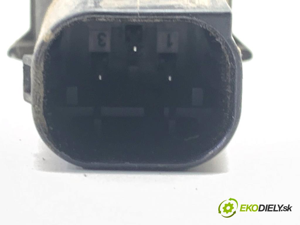 PEUGEOT 2008 I SUV 2018 81 kW 1.2 THP 110 / PureTech 110 1199 snímač PDC 9675202477XT