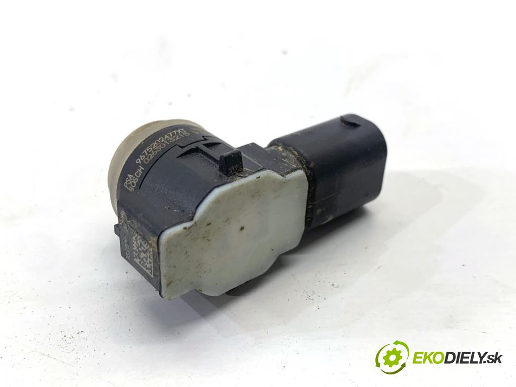 PEUGEOT 2008 I SUV 2018 81 kW 1.2 THP 110 / PureTech 110 1199 snímač PDC 9675202477XT