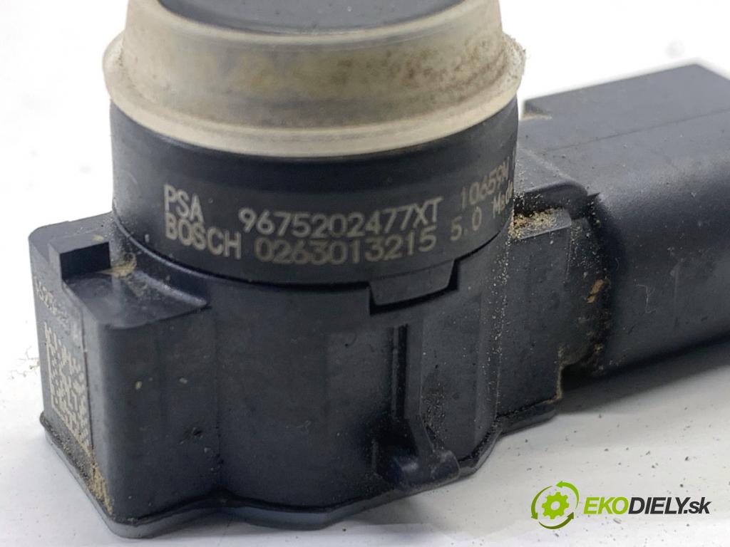 PEUGEOT 2008 I SUV 2018 81 kW 1.2 THP 110 / PureTech 110 1199 snímač PDC 9675202477XT