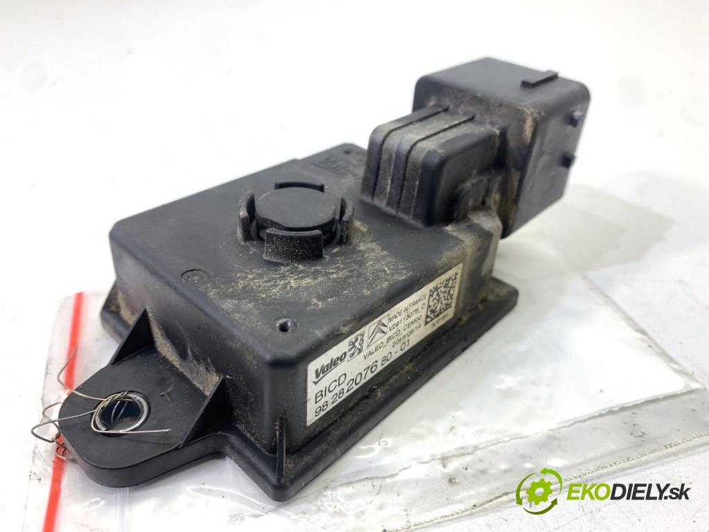 PEUGEOT 2008 I SUV 2018 81 kW 1.2 THP 110 / PureTech 110 1199 modul Start brzdových světel 9828207680