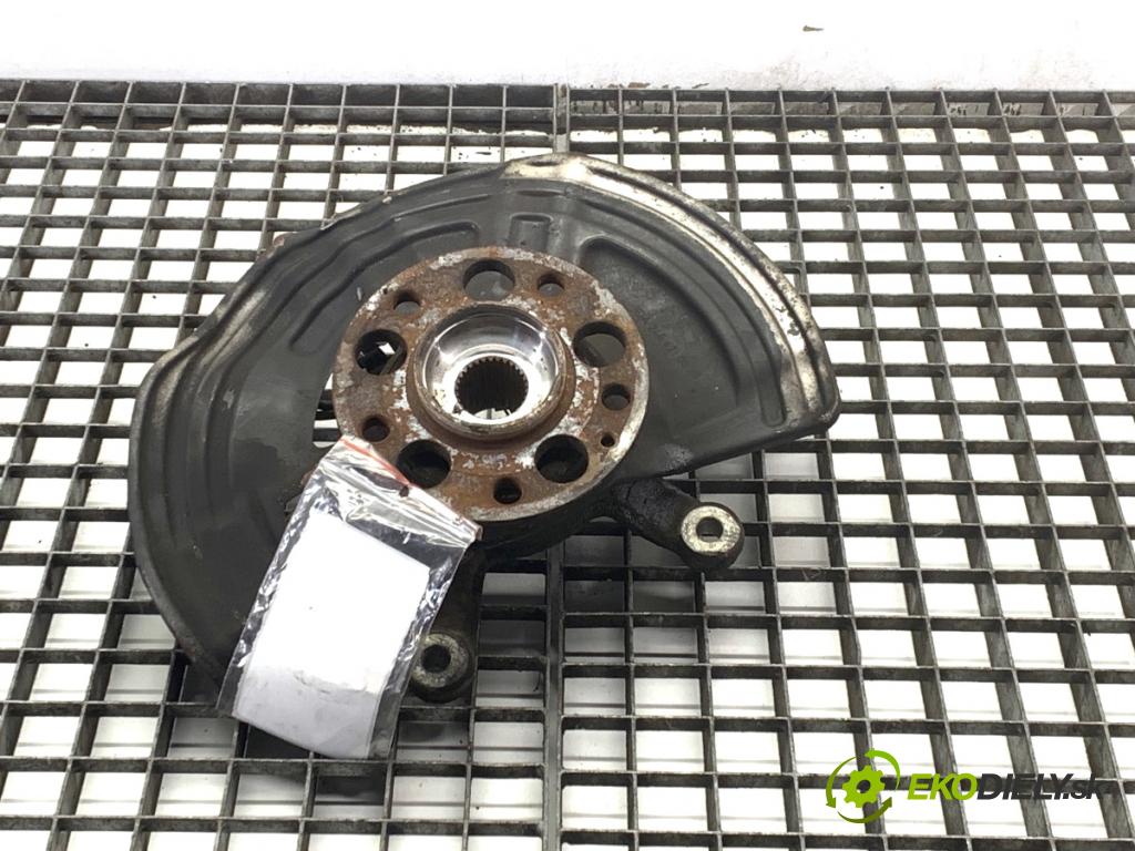 MERCEDES-BENZ W176 liftback 2012 90 kW A 180 (176.042) 1595 náboj pravy predný 