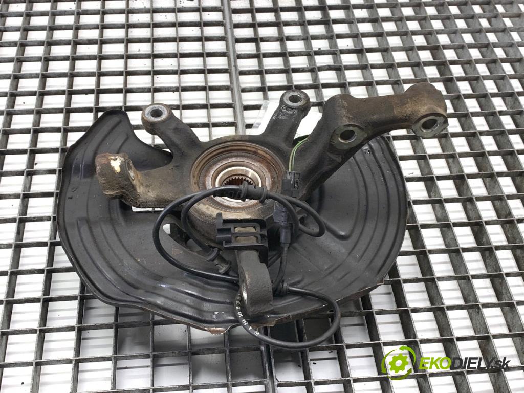 MERCEDES-BENZ W176 liftback 2012 90 kW A 180 (176.042) 1595 náboj pravy predný