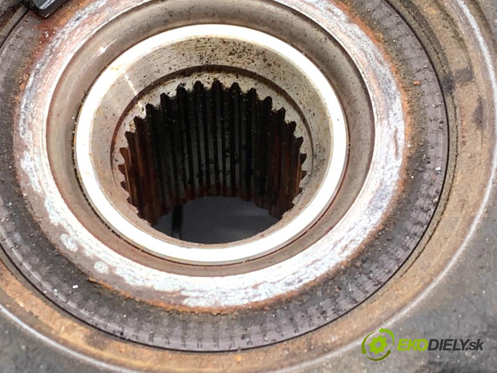 MERCEDES-BENZ W176 liftback 2012 90 kW A 180 (176.042) 1595 náboj pravy predný