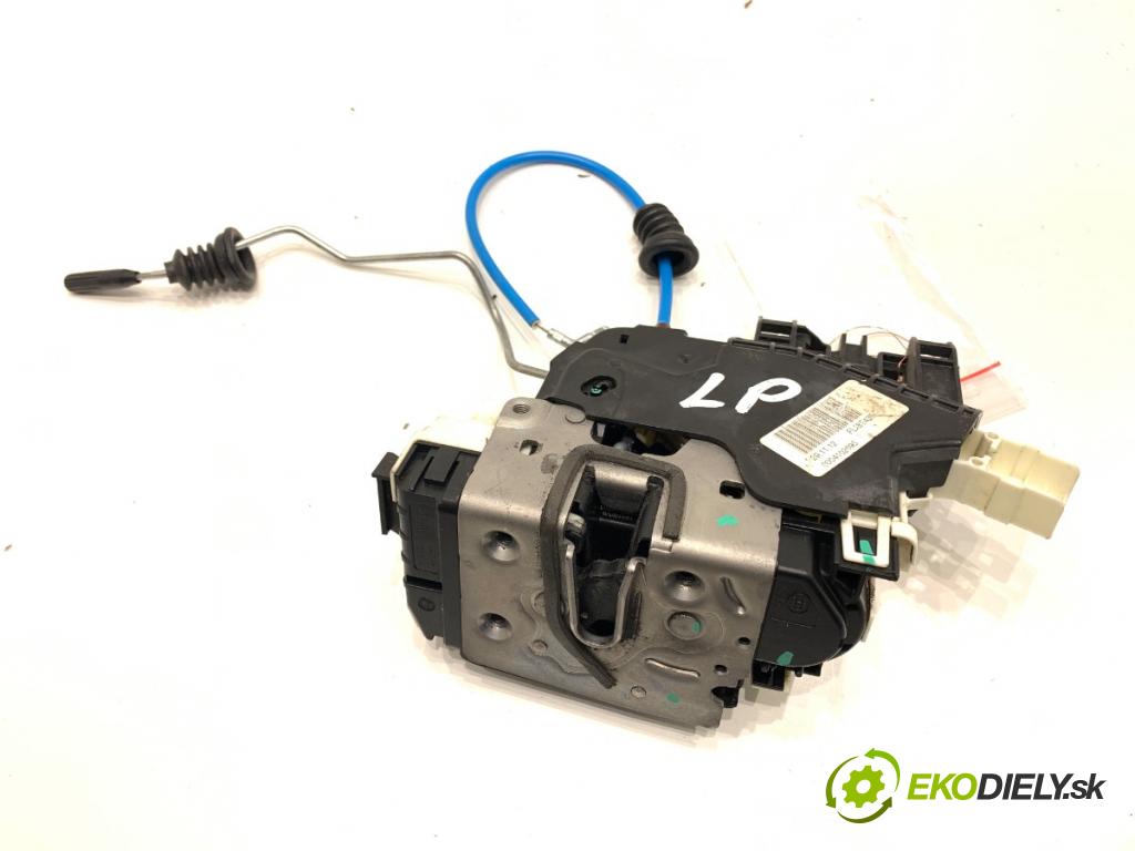 MERCEDES-BENZ W176 liftback 2012 90 kW A 180 (176.042) 1595 zámok Dvere ľavy predný