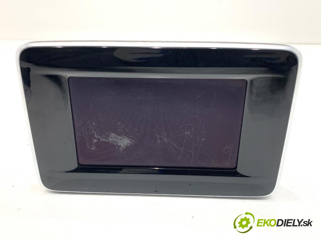 MERCEDES-BENZ W176 liftback 2012 90 kW A 180 (176.042) 1595 Dislpej A2469001203 (Prístrojová doska)