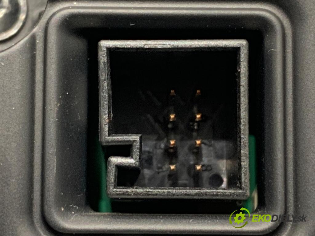 MERCEDES-BENZ W176 liftback 2012 90 kW A 180 (176.042) 1595 Dislpej A2469001203 (Prístrojová doska)