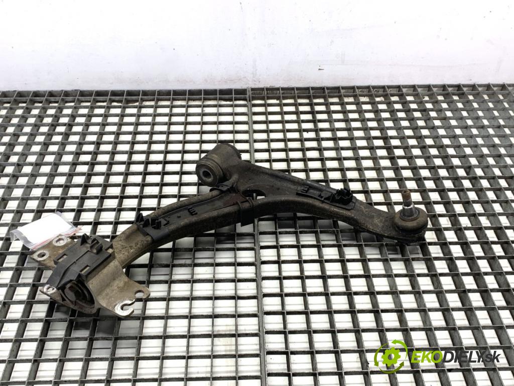 MERCEDES-BENZ W176 liftback 2012 90 kW A 180 (176.042) 1595 Rameno pravy predný 