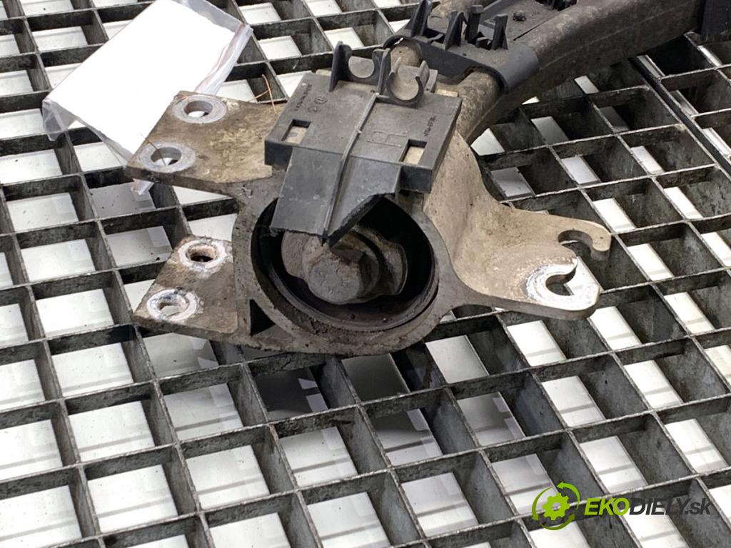 MERCEDES-BENZ W176 liftback 2012 90 kW A 180 (176.042) 1595 Rameno pravy predný