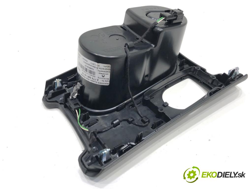 MERCEDES-BENZ W176 liftback 2012 90 kW A 180 (176.042) 1595 Držiak na nápoje A1766801610 (Držiak (úchyt) na nápoje)