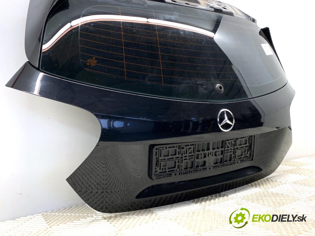 MERCEDES-BENZ W176 liftback 2012 90 kW A 180 (176.042) 1595 kapota zadní část
