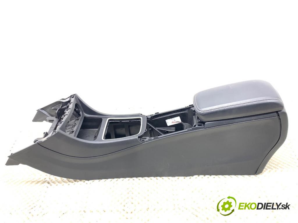 MERCEDES-BENZ W176 liftback 2012 90 kW A 180 (176.042) 1595 Tunel stredový opierka A1765405905